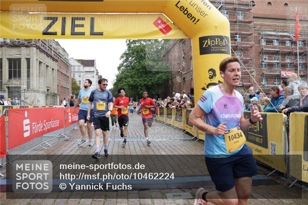 13.09.2026 - Kiel Lauf Yannick Fuchs http://msf.ph/oto/10462224 13.09.2026 09:54:21 Ziel 1441, 2368, 2485, 2865, 3283, 4263, 6327, 6986, 7127, 8325, 9587, 10261, 10424, 10434, 12753, 200, 2815, 2953, 3148, 3702, 3703, 4277, 4539, 4762, 4803, 4988, 5670, 5695, 7194, 7458, 8041, 8044, 8325, 8473, 9057, 9446, 9516, 9587, 10535, 11100, 11872, 1414, 5030, 5503, 5504, 5937, 6815, 6825, 7090, 8830, 12750, 12751, 92, 852, 2657, 2691, 2748, 4144, 4626, 11872, 12390 meine-sportfotos.de
