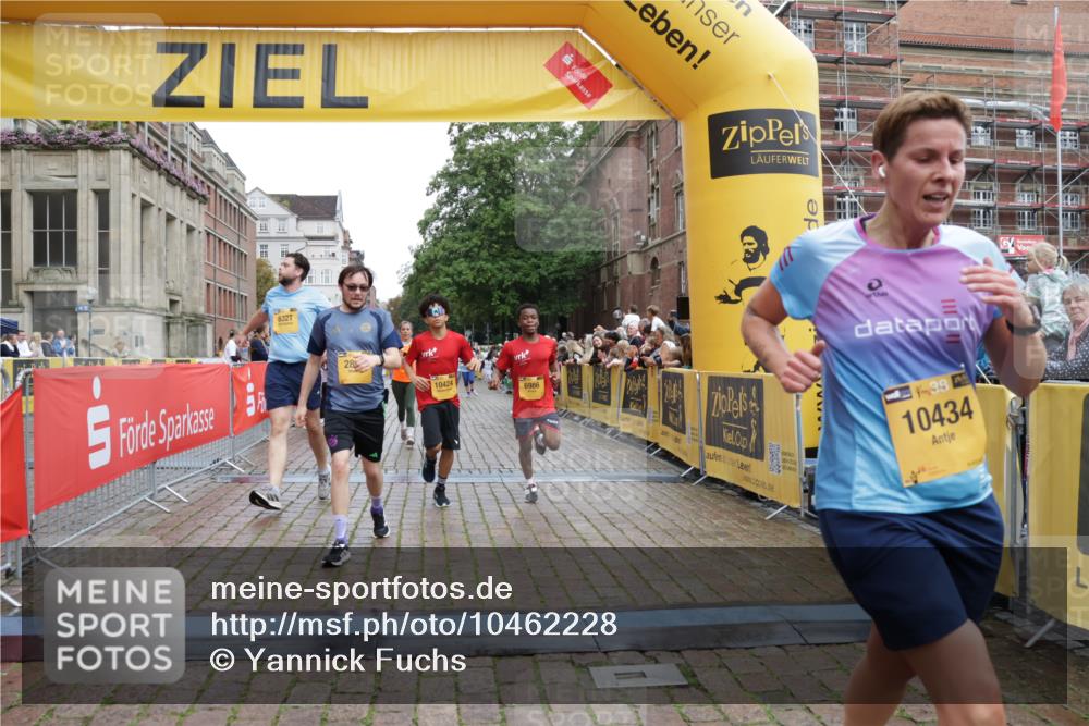 13.09.2026 - Kiel Lauf Yannick Fuchs http://msf.ph/oto/10462228 13.09.2026 09:54:21 Ziel 1441, 2368, 2485, 2865, 3283, 4263, 6327, 6986, 7127, 8325, 9587, 10261, 10424, 10434, 12753, 200, 2815, 2953, 3148, 3702, 3703, 4277, 4539, 4762, 4803, 4988, 5670, 5695, 7194, 7458, 8041, 8044, 8325, 8473, 9057, 9446, 9516, 9587, 10535, 11100, 11872, 1414, 5030, 5503, 5504, 5937, 6815, 6825, 7090, 8830, 12750, 12751, 92, 852, 2657, 2691, 2748, 4144, 4626, 11872, 12390 meine-sportfotos.de