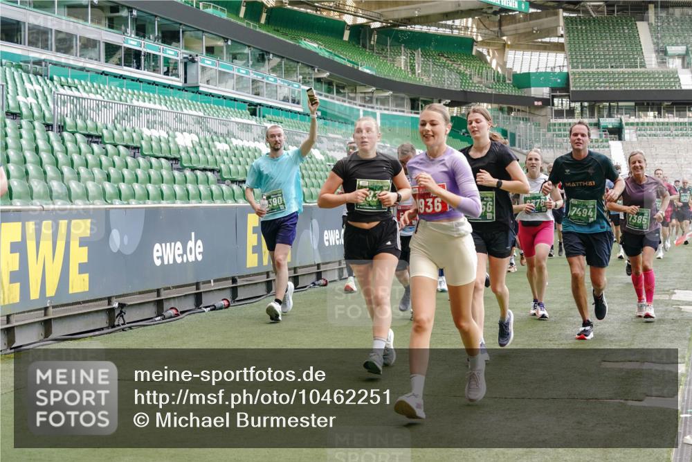 13.09.2026 - 21. swb-Marathon Bremen Michael Burmester http://msf.ph/oto/10462251 13.09.2026 13:12:30 Laufen im Stadion 118, 183, 265, 278, 349, 514, 576, 695, 702, 703, 843, 933, 950, 1005, 1113, 1143, 1226, 1286, 1334, 1435, 1641, 1849, 1851, 1936, 1952, 1991, 2005, 2248, 2264, 2281, 2299, 2336, 2353, 2375, 2377, 2398, 2426, 2439, 2461, 2478, 2505, 2612, 2659, 2665, 2669, 2673, 2684, 2765, 2773, 2792, 2804, 2815, 2822, 2850, 2860, 2884, 2895, 2907, 2921, 2963, 2966, 2975, 2976, 3027, 3079, 3082, 3143, 3155, 3159, 3253, 3293, 3308, 3313, 3328, 3349, 3352, 3434, 551 meine-sportfotos.de