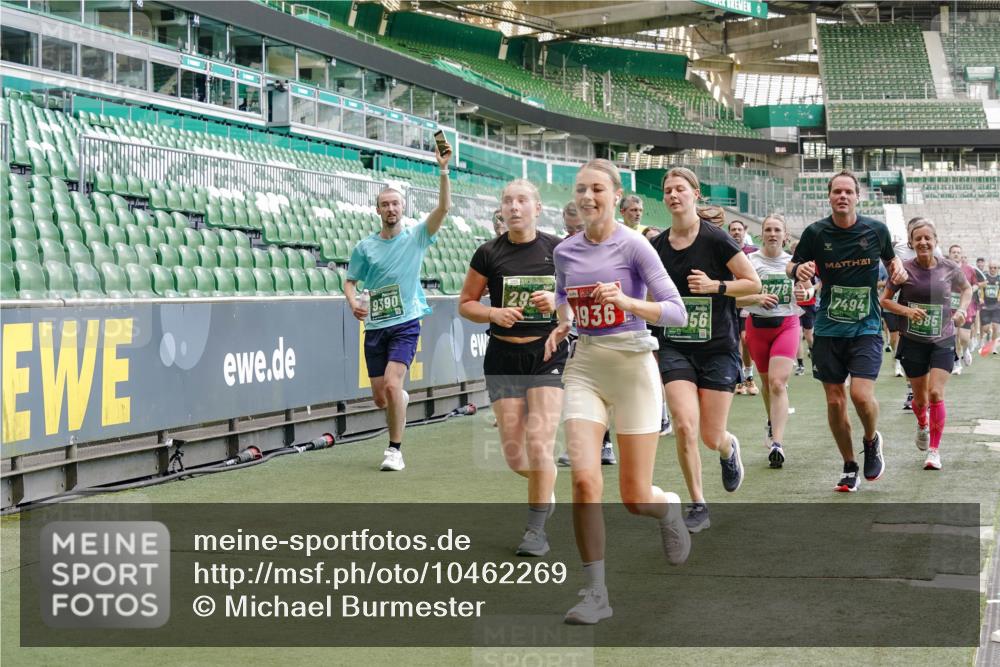 13.09.2026 - 21. swb-Marathon Bremen Michael Burmester http://msf.ph/oto/10462269 13.09.2026 13:12:30 Laufen im Stadion 118, 183, 265, 278, 349, 514, 576, 695, 702, 703, 843, 933, 950, 1005, 1113, 1143, 1226, 1286, 1334, 1435, 1641, 1849, 1851, 1936, 1952, 1991, 2005, 2248, 2264, 2281, 2299, 2336, 2353, 2375, 2377, 2398, 2426, 2439, 2461, 2478, 2505, 2612, 2659, 2665, 2669, 2673, 2684, 2765, 2773, 2792, 2804, 2815, 2822, 2850, 2860, 2884, 2895, 2907, 2921, 2963, 2966, 2975, 2976, 3027, 3079, 3082, 3143, 3155, 3159, 3253, 3293, 3308, 3313, 3328, 3349, 3352, 3434, 551 meine-sportfotos.de