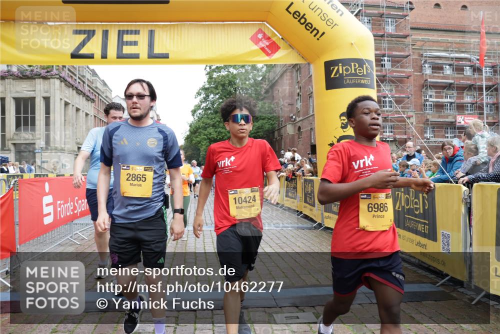 13.09.2026 - Kiel Lauf Yannick Fuchs http://msf.ph/oto/10462277 13.09.2026 09:54:23 Ziel 1441, 2368, 2485, 2865, 3283, 4263, 6327, 6825, 6986, 7090, 7127, 10261, 10424, 10434, 12753, 200, 2815, 2953, 3148, 3702, 3703, 4277, 4539, 4762, 4803, 4988, 5670, 5695, 7194, 7458, 8041, 8044, 8325, 8473, 9057, 9446, 9516, 9587, 10535, 11100, 11872, 1414, 3489, 5030, 5503, 5504, 5937, 6815, 8830, 12750, 12751, 2657, 2691, 2748, 4144, 4539, 4803, 9057, 11872, 12390 meine-sportfotos.de