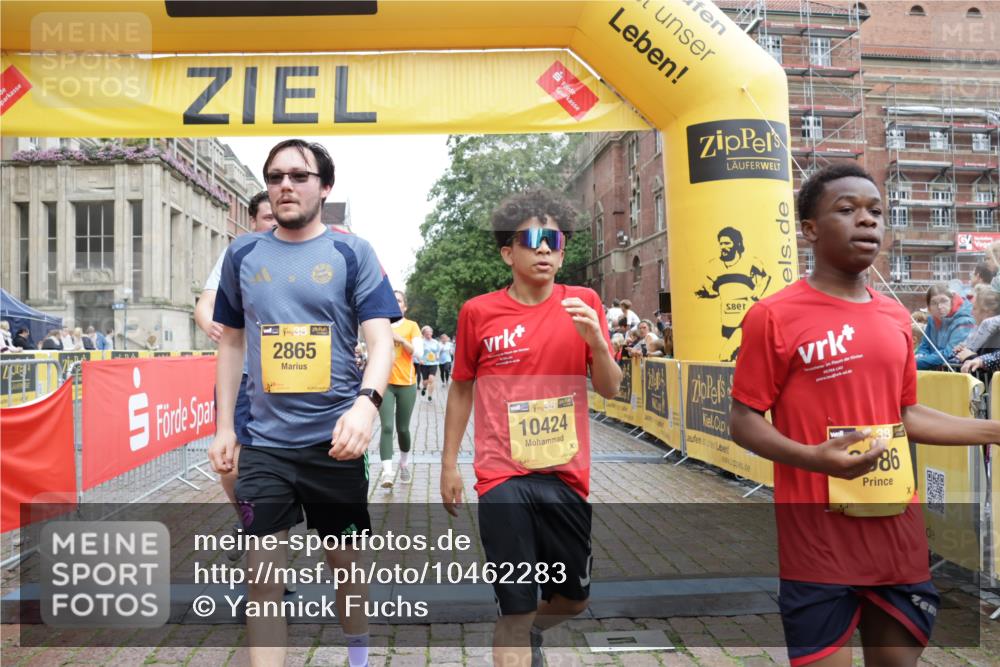 13.09.2026 - Kiel Lauf Yannick Fuchs http://msf.ph/oto/10462283 13.09.2026 09:54:23 Ziel 1441, 2368, 2485, 2865, 3283, 4263, 6327, 6825, 6986, 7090, 7127, 10261, 10424, 10434, 12753, 200, 2815, 2953, 3148, 3702, 3703, 4277, 4539, 4762, 4803, 4988, 5670, 5695, 7194, 7458, 8041, 8044, 8325, 8473, 9057, 9446, 9516, 9587, 10535, 11100, 11872, 1414, 3489, 5030, 5503, 5504, 5937, 6815, 8830, 12750, 12751, 2657, 2691, 2748, 4144, 4539, 4803, 9057, 11872, 12390 meine-sportfotos.de