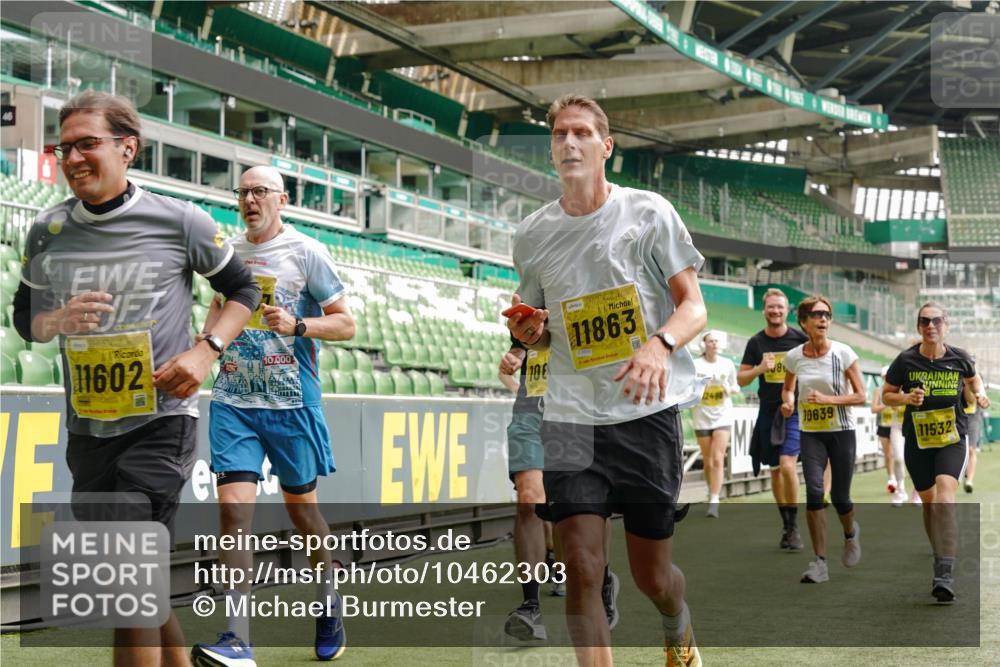 13.09.2026 - 21. swb-Marathon Bremen Michael Burmester http://msf.ph/oto/10462303 13.09.2026 10:34:39 Laufen im Stadion 10018, 10093, 10144, 10147, 10157, 10173, 10175, 10177, 10184, 10185, 10211, 10236, 10240, 10245, 10254, 10297, 10355, 10356, 10367, 10368, 10369, 10377, 10408, 10415, 10423, 10427, 10428, 10460, 10485, 10492, 10528, 10530, 10559, 10578, 10604, 10639, 10668, 10669, 10673, 10677, 10687, 10691, 10699, 10700, 10715, 10749, 10750, 10772, 10787, 10788, 10809, 10828, 10857, 10914, 10928, 11126, 11162, 11343, 11803, 11965, 10146, 10222 meine-sportfotos.de