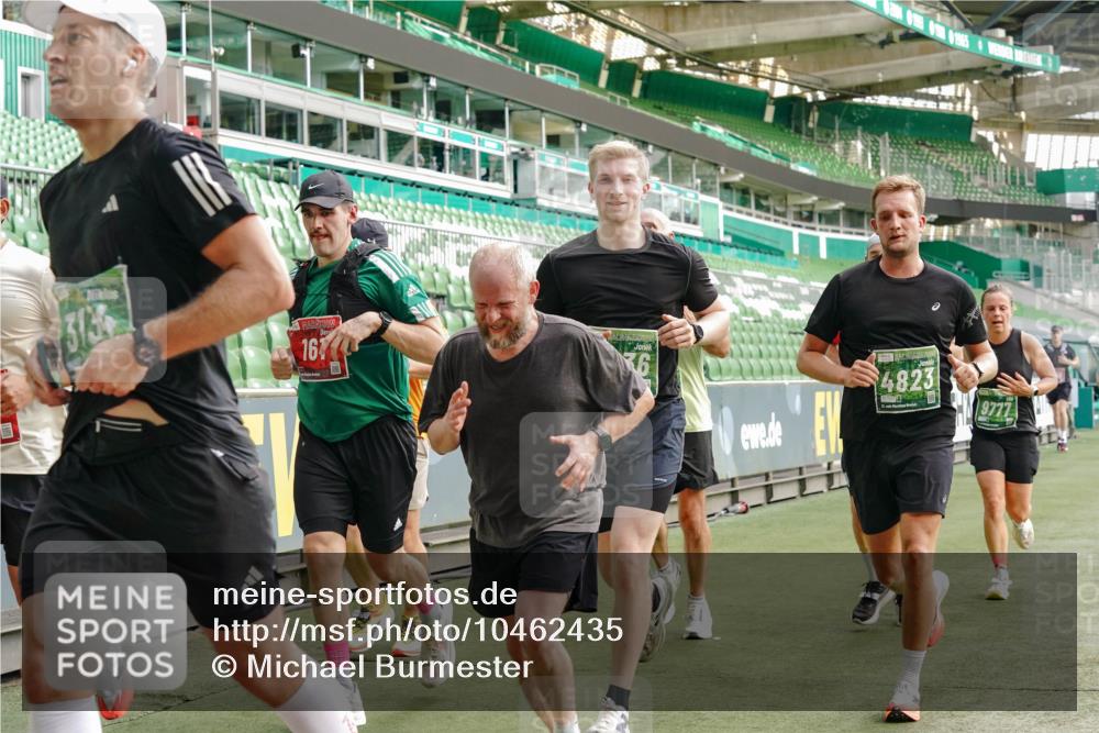 13.09.2026 - 21. swb-Marathon Bremen Michael Burmester http://msf.ph/oto/10462435 13.09.2026 12:55:33 Laufen im Stadion 161, 189, 201, 205, 307, 385, 388, 411, 461, 465, 481, 495, 655, 666, 854, 913, 926, 1053, 1058, 1197, 1390, 1537, 1599, 1631, 1645, 1658, 1750, 2122, 2125, 2234, 2251, 2260, 2319, 2383, 2390, 2474, 2535, 2604, 2733, 2801, 2824, 2870, 2922, 2948, 2962, 3012, 3054, 3057, 3119, 3134, 3175, 3192, 3202, 3206, 3241, 3246, 3290, 3346, 3348, 3356, 3357, 3411, 3508, 3706, 3716, 3836, 4135, 4137, 4171, 4413, 4455, 4479, 4733, 5277, 5430, 5530, 6106, 2498, 3085 meine-sportfotos.de