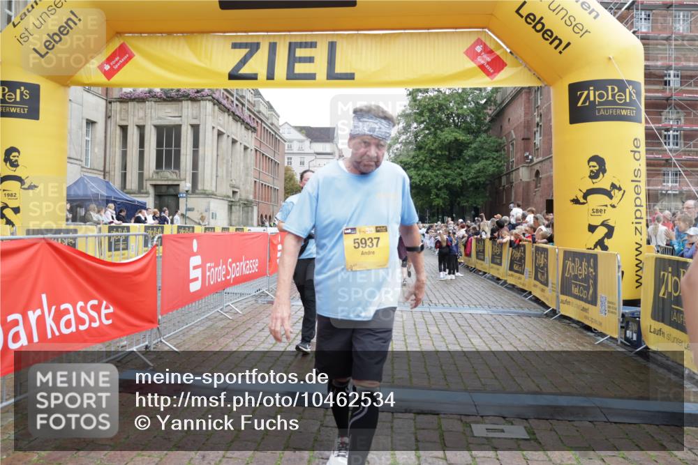 13.09.2026 - Kiel Lauf Yannick Fuchs http://msf.ph/oto/10462534 13.09.2026 09:54:40 Ziel 3489, 4911, 5030, 5503, 5504, 5937, 6815, 7661, 8327, 12750, 12751, 1414, 1441, 2368, 2485, 2815, 2865, 3148, 3283, 3702, 4263, 6327, 6825, 6986, 7090, 7127, 8325, 8830, 9587, 10261, 10424, 10434, 12753, 449, 1436, 2979, 3846, 4107, 4948, 5307, 6054, 6158, 6955, 7813, 7819, 7969, 9509, 9790, 9932, 10635, 2815, 3148, 3702, 3703, 4277, 5670, 7458, 11100 meine-sportfotos.de