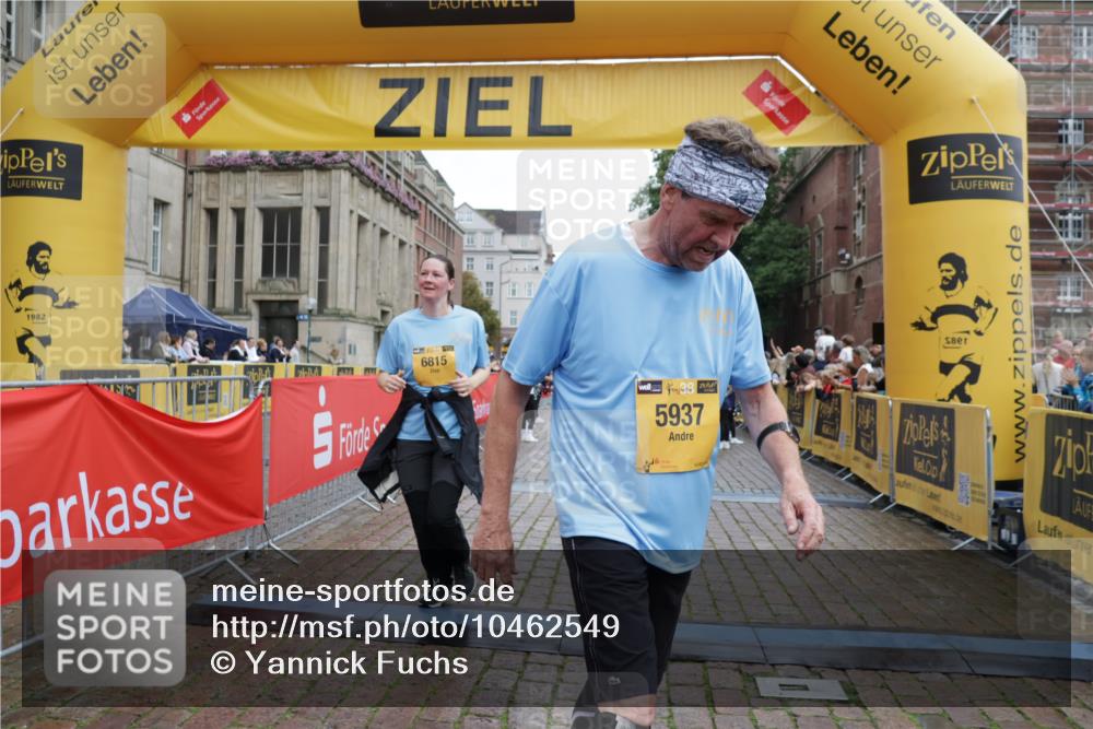 13.09.2026 - Kiel Lauf Yannick Fuchs http://msf.ph/oto/10462549 13.09.2026 09:54:41 Ziel 3489, 4911, 5030, 5503, 5504, 5937, 6815, 7661, 8327, 12750, 12751, 1414, 1441, 2368, 2485, 2815, 2865, 3148, 3283, 4263, 5937, 6327, 6825, 6986, 7090, 7127, 8325, 8830, 9587, 10261, 10424, 10434, 12750, 12753, 449, 1436, 2979, 3846, 4107, 4948, 5307, 6054, 6158, 6955, 7813, 7819, 7969, 9509, 9588, 9790, 9932, 10635, 2815, 3148, 3702, 3703, 4277, 5670, 7458 meine-sportfotos.de