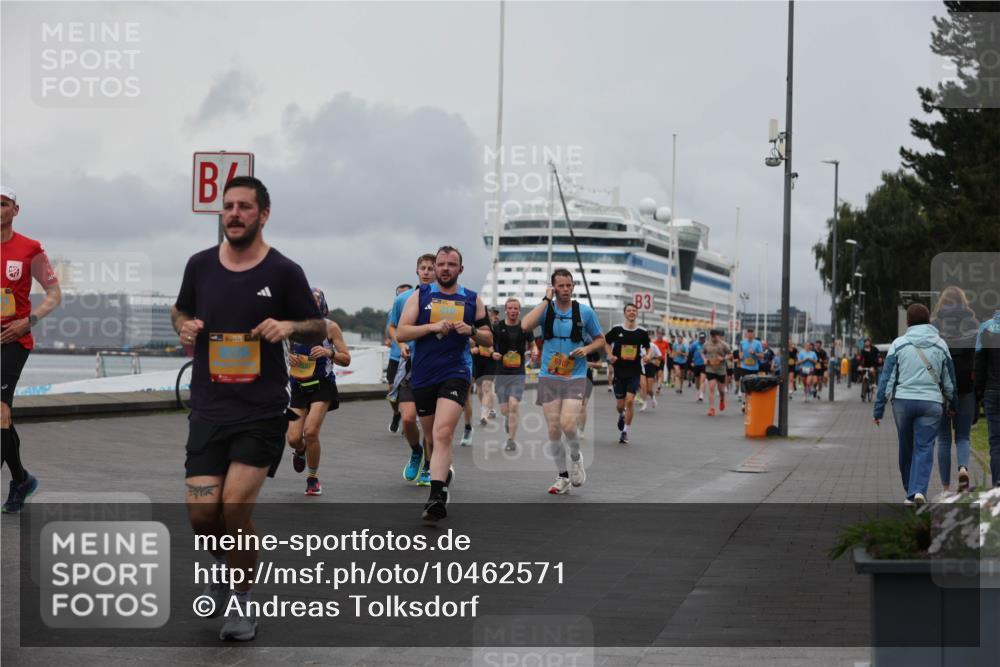 13.09.2026 - Kiel Lauf Andreas Tolksdorf http://msf.ph/oto/10462571 13.09.2026 12:02:49 Kiellinie 6107, 3 meine-sportfotos.de