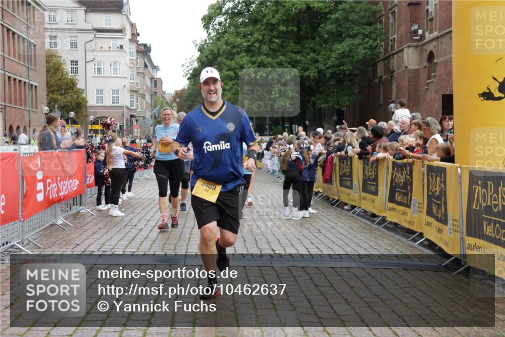 13.09.2026 - Kiel Lauf Yannick Fuchs http://msf.ph/oto/10462637 13.09.2026 09:54:46 Ziel 449, 2979, 3489, 3846, 4911, 4948, 5503, 5504, 6955, 7661, 7813, 7819, 8327, 9509, 9932, 1414, 1441, 2368, 2485, 2865, 3283, 4263, 5030, 5937, 6327, 6815, 6825, 6986, 7090, 7127, 8325, 8830, 9587, 10261, 10424, 10434, 12750, 12751, 12753, 1412, 1436, 4107, 4640, 5307, 6054, 6158, 7969, 9588, 9790, 10635, 2815, 3148, 3702, 3703, 4277, 7458, 8325, 9587 meine-sportfotos.de