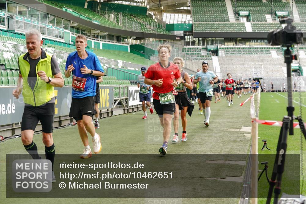 13.09.2026 - 21. swb-Marathon Bremen Michael Burmester http://msf.ph/oto/10462651 13.09.2026 12:55:39 Laufen im Stadion 161, 189, 201, 205, 307, 388, 411, 461, 465, 495, 655, 666, 854, 876, 913, 926, 948, 1053, 1058, 1197, 1390, 1537, 1599, 1645, 1658, 1750, 2001, 2040, 2122, 2125, 2234, 2251, 2260, 2319, 2383, 2390, 2474, 2535, 2604, 2733, 2801, 2812, 2870, 2922, 2948, 2962, 3012, 3057, 3119, 3134, 3175, 3192, 3202, 3206, 3241, 3246, 3290, 3346, 3348, 3356, 3357, 3411, 3508, 3706, 3716, 3836, 4135, 4137, 4171, 4413, 4455, 4479, 4733, 5277, 5430, 5530, 6106, 2498, 3085 meine-sportfotos.de