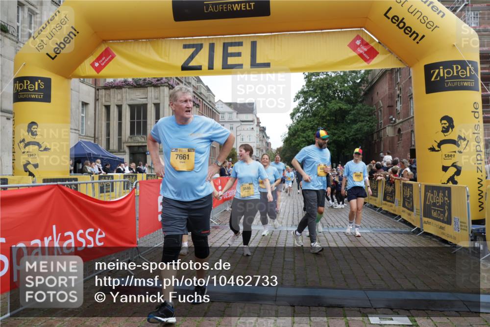 13.09.2026 - Kiel Lauf Yannick Fuchs http://msf.ph/oto/10462733 13.09.2026 09:54:51 Ziel 449, 1436, 2979, 3489, 3846, 4107, 4911, 4948, 5307, 6054, 6158, 6955, 7661, 7813, 7819, 7969, 8327, 9509, 9790, 9932, 1414, 1441, 2368, 2485, 2865, 5030, 5503, 5504, 5937, 6327, 6815, 6825, 6986, 7090, 8830, 10424, 10434, 12750, 12751, 12753, 1412, 4640, 6102, 9588, 10609, 10635, 10743, 11564, 12514, 2865, 3283, 4263, 6327, 6986, 7127, 8325, 9587, 10261, 10424, 10434 meine-sportfotos.de