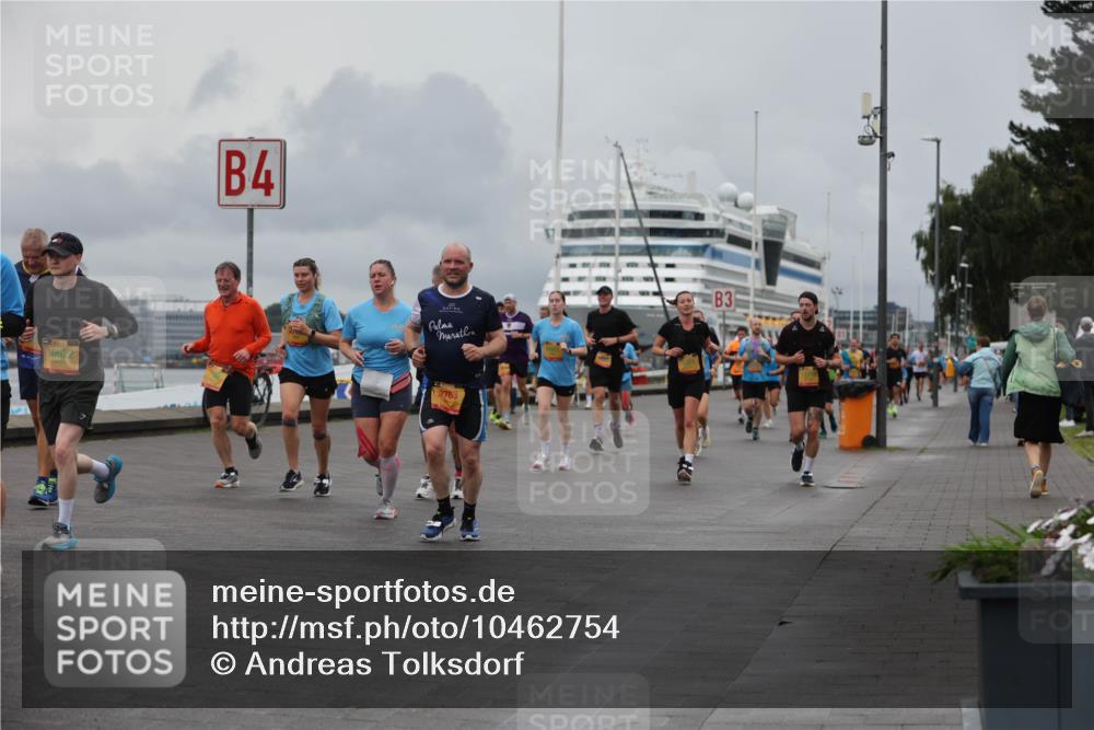 13.09.2026 - Kiel Lauf Andreas Tolksdorf http://msf.ph/oto/10462754 13.09.2026 12:03:07 Kiellinie 10622, 4, 3, 3763 meine-sportfotos.de