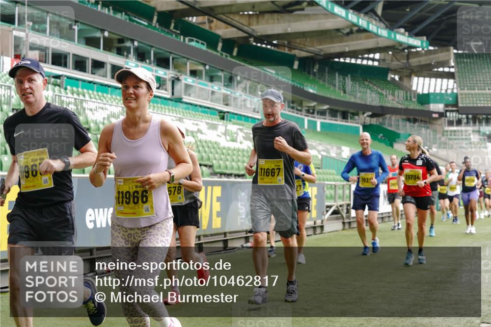 13.09.2026 - 21. swb-Marathon Bremen Michael Burmester http://msf.ph/oto/10462817 13.09.2026 10:34:45 Laufen im Stadion 10018, 10093, 10144, 10147, 10157, 10173, 10175, 10177, 10181, 10185, 10236, 10240, 10245, 10254, 10297, 10309, 10355, 10356, 10367, 10368, 10369, 10377, 10415, 10423, 10427, 10428, 10460, 10485, 10492, 10528, 10530, 10559, 10578, 10604, 10636, 10639, 10668, 10669, 10673, 10677, 10687, 10691, 10699, 10700, 10715, 10750, 10772, 10787, 10788, 10809, 10828, 10857, 10914, 10928, 11126, 11162, 11343, 11803, 11965, 10146, 10222 meine-sportfotos.de