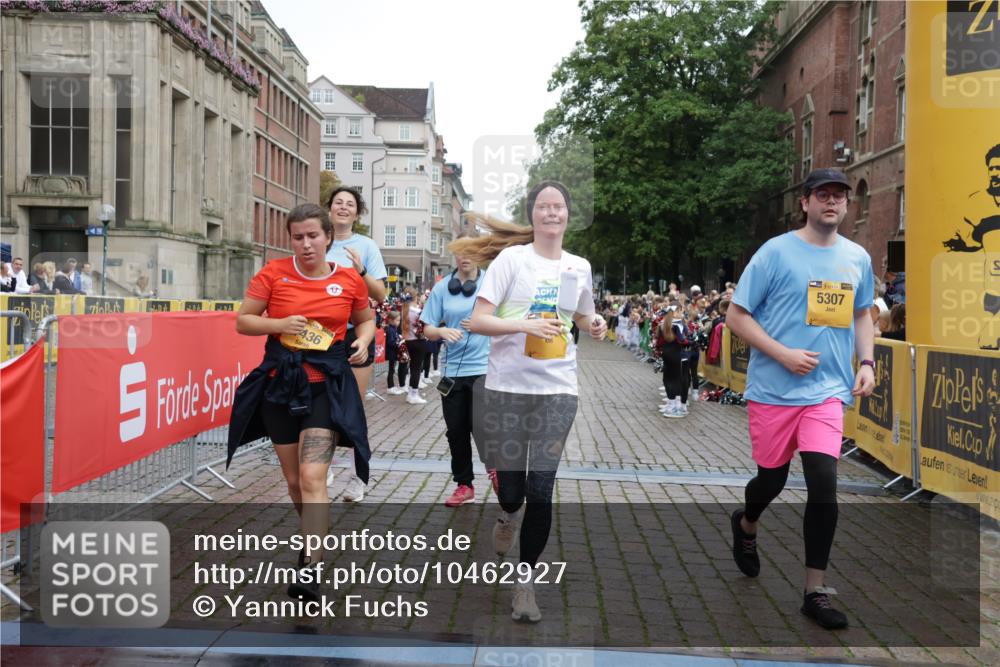 13.09.2026 - Kiel Lauf Yannick Fuchs http://msf.ph/oto/10462927 13.09.2026 09:55:00 Ziel 1412, 1436, 4107, 4640, 5307, 6054, 6158, 6955, 7969, 9509, 9588, 9790, 9932, 10635, 449, 1414, 2368, 2979, 3489, 3846, 4911, 4948, 5030, 5503, 5504, 5937, 6815, 6825, 7090, 7661, 7813, 7819, 8327, 8830, 9932, 12750, 12751, 1354, 2079, 2186, 5883, 6102, 7322, 9117, 10609, 10743, 11564, 12514, 1441, 2368, 2485, 6327, 6825, 6986, 7090, 10424, 12753 meine-sportfotos.de