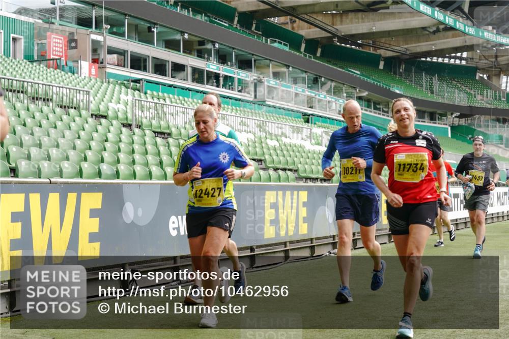 13.09.2026 - 21. swb-Marathon Bremen Michael Burmester http://msf.ph/oto/10462956 13.09.2026 10:34:47 Laufen im Stadion 10018, 10093, 10144, 10147, 10157, 10173, 10175, 10177, 10181, 10185, 10236, 10240, 10245, 10254, 10297, 10309, 10355, 10356, 10367, 10368, 10369, 10377, 10415, 10423, 10427, 10428, 10460, 10485, 10492, 10528, 10559, 10578, 10604, 10636, 10639, 10668, 10669, 10673, 10677, 10687, 10691, 10699, 10700, 10715, 10772, 10787, 10788, 10809, 10828, 10857, 10914, 10928, 11126, 11162, 11343, 11803, 11965, 10146, 10222 meine-sportfotos.de