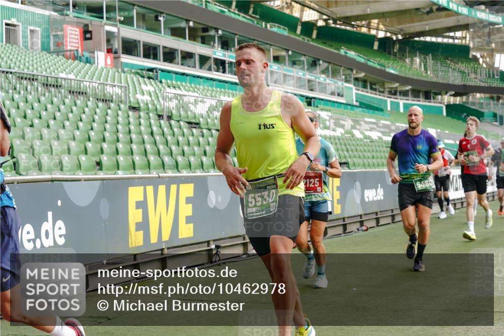 13.09.2026 - 21. swb-Marathon Bremen Michael Burmester http://msf.ph/oto/10462978 13.09.2026 12:55:45 Laufen im Stadion 161, 201, 205, 307, 388, 411, 461, 465, 495, 655, 854, 876, 913, 926, 948, 1053, 1058, 1197, 1390, 1537, 1599, 1645, 1750, 1972, 2001, 2040, 2122, 2125, 2234, 2251, 2260, 2319, 2383, 2390, 2474, 2535, 2604, 2733, 2801, 2812, 2870, 2922, 2948, 3012, 3057, 3119, 3134, 3175, 3192, 3202, 3206, 3241, 3246, 3290, 3346, 3348, 3356, 3357, 3411, 3508, 3706, 3716, 3836, 4135, 4137, 4171, 4413, 4455, 4479, 4733, 5277, 5430, 5530, 6106, 2498, 3085 meine-sportfotos.de