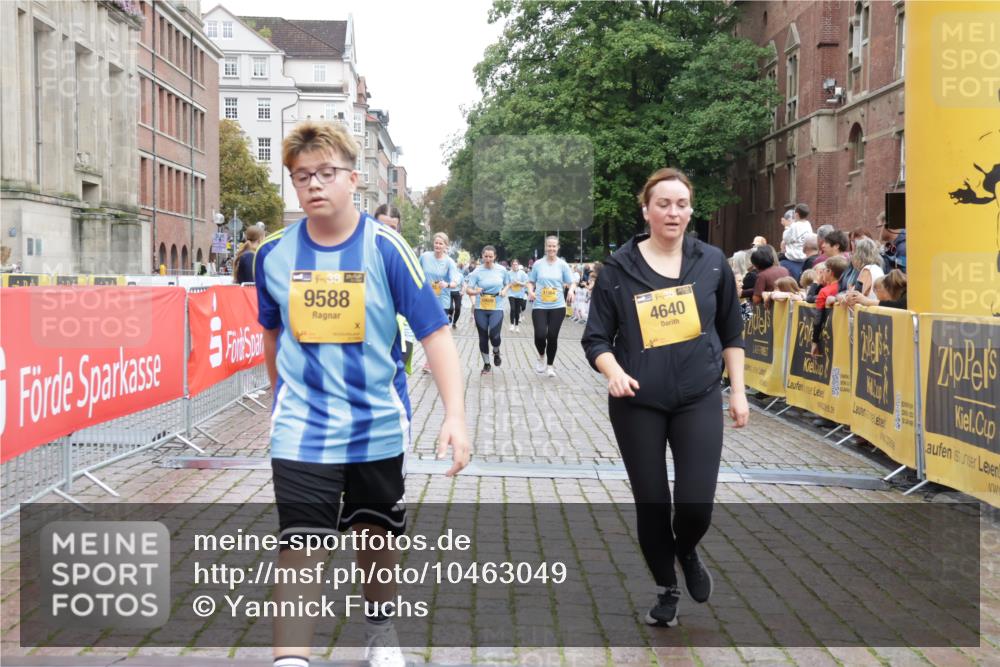 13.09.2026 - Kiel Lauf Yannick Fuchs http://msf.ph/oto/10463049 13.09.2026 09:55:07 Ziel 1412, 4640, 6102, 9588, 10609, 10635, 10743, 11564, 12514, 449, 1436, 2979, 3489, 3846, 4107, 4911, 4948, 5030, 5307, 5503, 5504, 6054, 6158, 6815, 6955, 7661, 7813, 7819, 7969, 8327, 9509, 9790, 9932, 12751, 1354, 1495, 2061, 2079, 2186, 5883, 7322, 9117, 1414, 2368, 5030, 5937, 6815, 6825, 7090, 8830, 12750, 12751 meine-sportfotos.de
