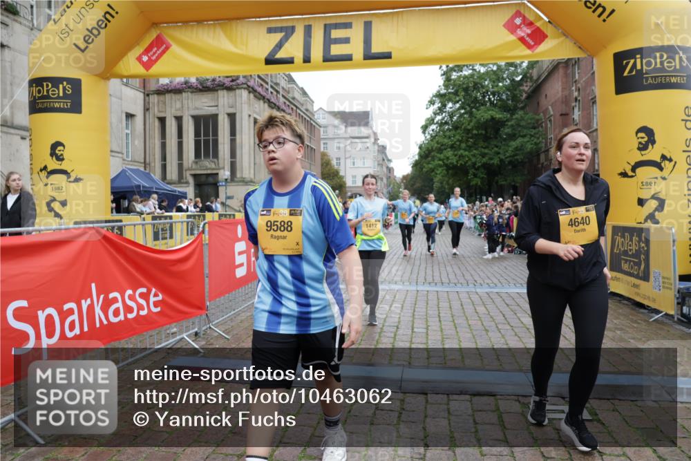 13.09.2026 - Kiel Lauf Yannick Fuchs http://msf.ph/oto/10463062 13.09.2026 09:55:08 Ziel 1412, 4640, 6102, 9588, 10609, 10635, 10743, 11564, 12514, 449, 1436, 2979, 3489, 3846, 4107, 4911, 4948, 5307, 5503, 5504, 6054, 6158, 6815, 6955, 7661, 7813, 7819, 7969, 8327, 9509, 9790, 9932, 1354, 1495, 2061, 2079, 2186, 5883, 7322, 9117, 11421, 1414, 5030, 5937, 6815, 6825, 7090, 8830, 12750, 12751 meine-sportfotos.de