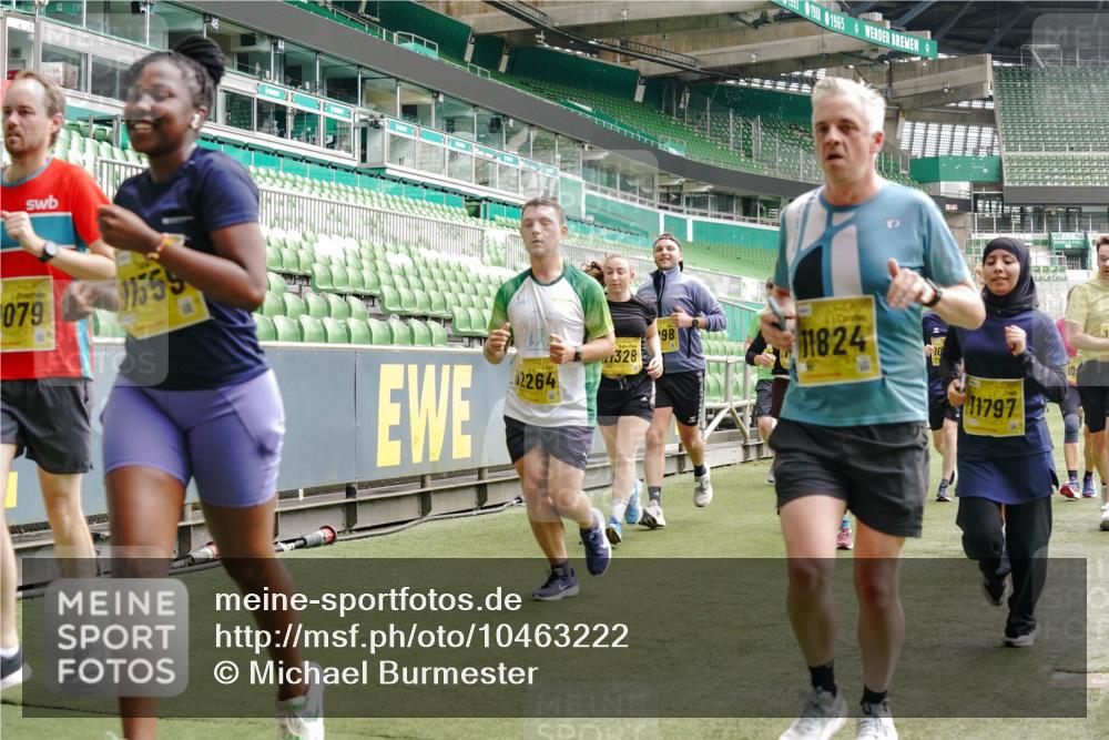13.09.2026 - 21. swb-Marathon Bremen Michael Burmester http://msf.ph/oto/10463222 13.09.2026 10:34:52 Laufen im Stadion 10018, 10093, 10144, 10147, 10157, 10173, 10175, 10177, 10181, 10185, 10236, 10240, 10245, 10254, 10297, 10309, 10355, 10356, 10367, 10368, 10369, 10377, 10415, 10423, 10427, 10428, 10460, 10485, 10492, 10528, 10559, 10578, 10604, 10636, 10639, 10668, 10669, 10677, 10687, 10691, 10699, 10700, 10715, 10772, 10787, 10788, 10809, 10828, 10857, 10914, 10928, 11126, 11162, 11343, 11803, 11965, 10146, 10222 meine-sportfotos.de