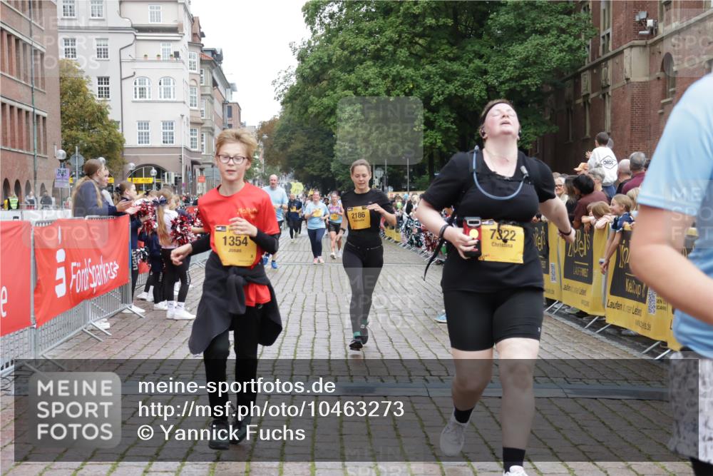 13.09.2026 - Kiel Lauf Yannick Fuchs http://msf.ph/oto/10463273 13.09.2026 09:55:23 Ziel 1354, 1495, 2061, 2079, 2186, 5883, 7322, 9117, 11421, 1412, 1436, 4107, 4640, 5307, 6054, 6102, 6158, 6955, 7813, 7819, 7969, 9509, 9588, 9790, 9932, 10609, 10635, 10743, 11564, 12514, 5824, 5986, 7087, 7846, 8408, 9741, 11962, 11970, 12142, 12261, 449, 2979, 3489, 3846, 4911, 4948, 6955, 7661, 7813, 7819, 8327, 9509, 9932 meine-sportfotos.de