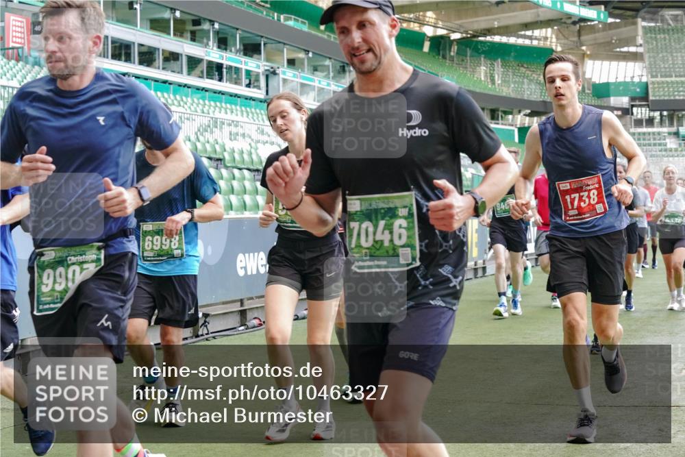 13.09.2026 - 21. swb-Marathon Bremen Michael Burmester http://msf.ph/oto/10463327 13.09.2026 13:12:44 Laufen im Stadion 118, 183, 270, 278, 349, 514, 576, 695, 702, 703, 843, 933, 950, 1005, 1113, 1143, 1226, 1286, 1334, 1426, 1435, 1641, 1849, 1851, 1936, 1952, 1991, 2005, 2248, 2264, 2281, 2336, 2353, 2375, 2377, 2398, 2426, 2439, 2461, 2478, 2505, 2612, 2659, 2665, 2673, 2684, 2765, 2773, 2792, 2804, 2815, 2816, 2822, 2850, 2860, 2884, 2895, 2907, 2921, 2963, 2966, 2975, 2976, 3016, 3027, 3079, 3082, 3143, 3155, 3253, 3277, 3293, 3308, 3313, 3328, 3349, 3434, 551 meine-sportfotos.de