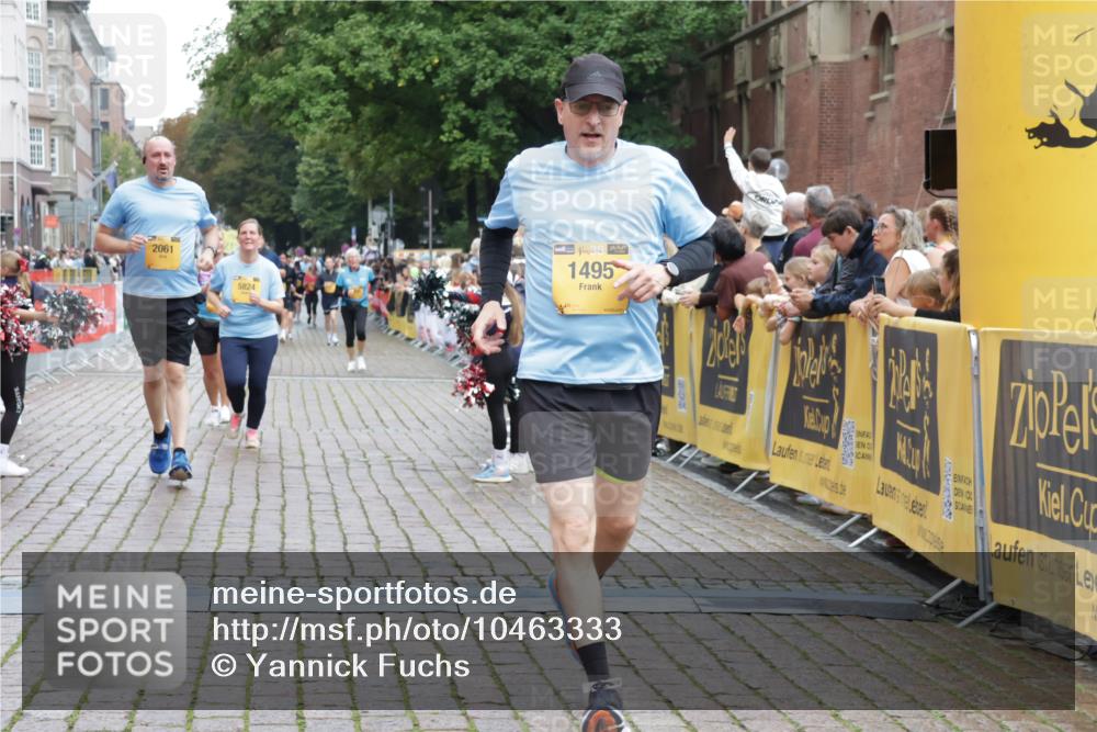 13.09.2026 - Kiel Lauf Yannick Fuchs http://msf.ph/oto/10463333 13.09.2026 09:55:28 Ziel 1354, 1495, 2061, 2186, 5824, 7322, 11421, 1412, 1436, 2079, 4107, 4640, 5307, 5883, 6054, 6102, 6158, 7969, 9117, 9588, 9790, 10609, 10635, 10743, 11564, 12514, 4121, 4174, 5986, 7087, 7846, 8408, 8976, 9226, 9741, 11962, 11970, 12142, 12261, 449, 1436, 2979, 3846, 4107, 4948, 5307, 6054, 6158, 6955, 7813, 7819, 7969, 9509, 9790, 9932 meine-sportfotos.de
