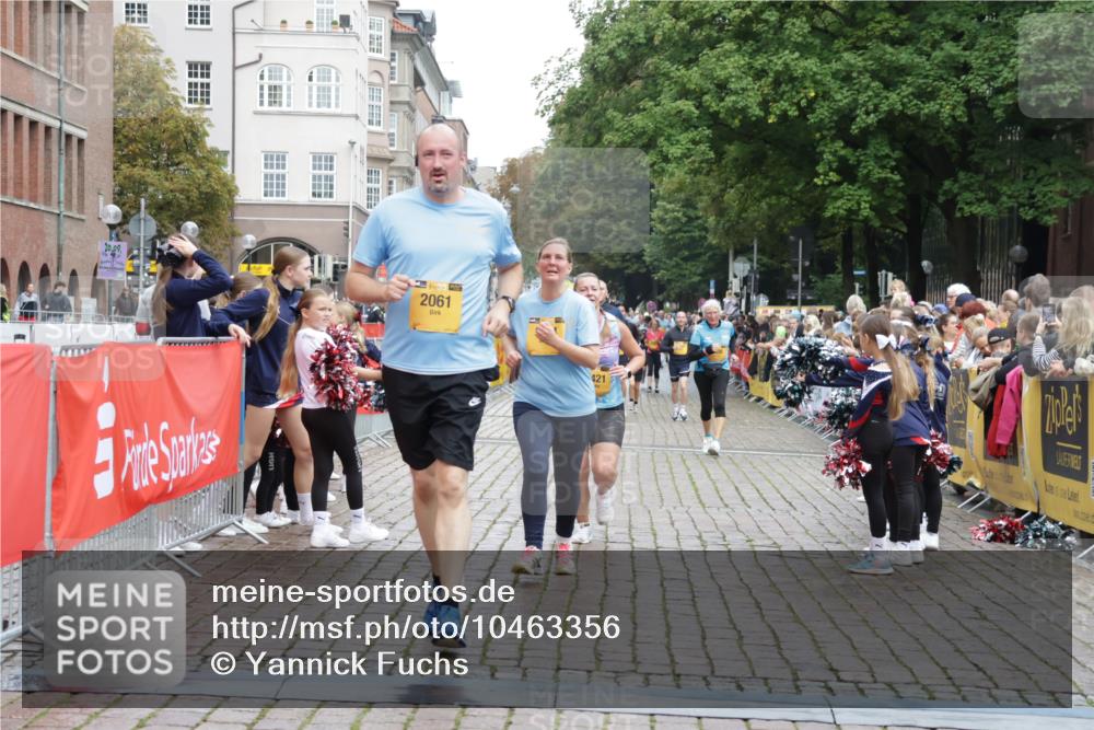 13.09.2026 - Kiel Lauf Yannick Fuchs http://msf.ph/oto/10463356 13.09.2026 09:55:29 Ziel 1354, 1495, 2061, 2186, 5824, 7322, 7846, 8408, 11421, 1354, 1412, 1436, 2079, 4107, 4640, 5307, 5883, 6054, 6102, 6158, 7322, 9117, 9588, 10609, 10635, 10743, 11564, 12514, 4121, 4174, 5986, 7087, 8976, 9226, 9741, 11962, 11970, 12142, 12261, 449, 1436, 2979, 3846, 4107, 4948, 5307, 6054, 6158, 6955, 7813, 7819, 7969, 9509, 9790, 9932 meine-sportfotos.de