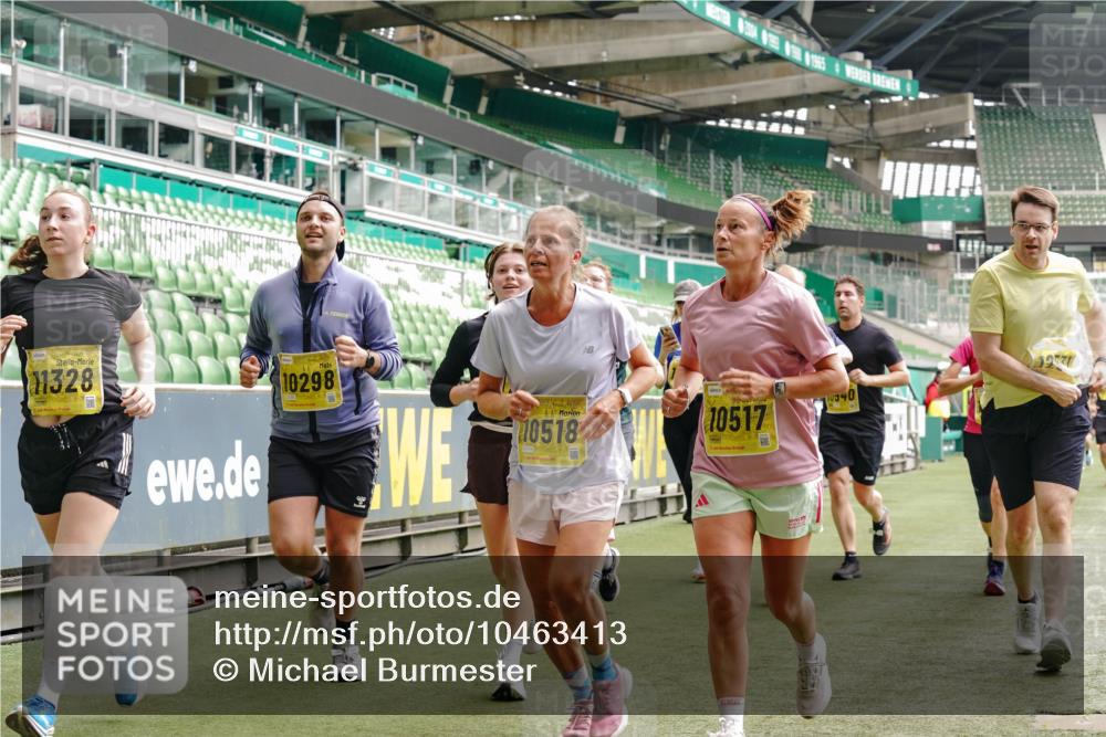 13.09.2026 - 21. swb-Marathon Bremen Michael Burmester http://msf.ph/oto/10463413 13.09.2026 10:34:54 Laufen im Stadion 10018, 10093, 10144, 10147, 10157, 10173, 10175, 10177, 10181, 10185, 10236, 10240, 10245, 10254, 10297, 10309, 10355, 10356, 10367, 10368, 10369, 10377, 10415, 10423, 10427, 10428, 10460, 10485, 10492, 10528, 10559, 10578, 10604, 10636, 10639, 10668, 10669, 10677, 10687, 10691, 10699, 10700, 10715, 10772, 10787, 10788, 10809, 10828, 10857, 10914, 10928, 11126, 11162, 11343, 11803, 11965, 10146, 10222 meine-sportfotos.de