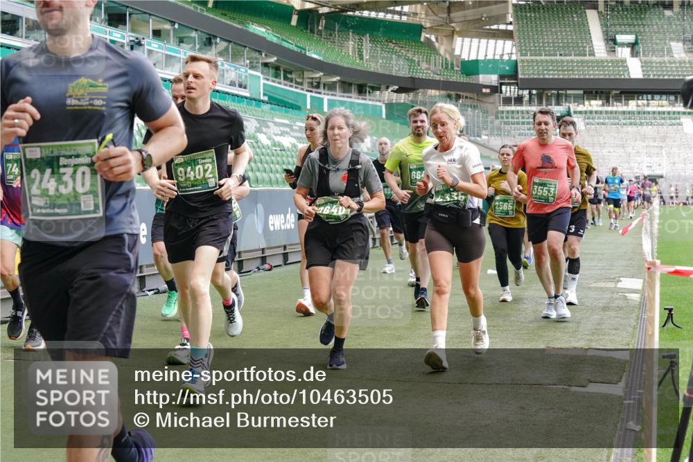 13.09.2026 - 21. swb-Marathon Bremen Michael Burmester http://msf.ph/oto/10463505 13.09.2026 13:12:46 Laufen im Stadion 118, 183, 270, 278, 349, 514, 576, 600, 695, 702, 703, 843, 933, 950, 1005, 1113, 1143, 1226, 1286, 1334, 1426, 1435, 1641, 1849, 1851, 1936, 1952, 1991, 2005, 2248, 2264, 2281, 2336, 2353, 2375, 2377, 2398, 2426, 2439, 2461, 2478, 2505, 2612, 2659, 2665, 2673, 2684, 2765, 2773, 2792, 2804, 2815, 2816, 2822, 2850, 2860, 2884, 2895, 2907, 2921, 2963, 2966, 2972, 2975, 2976, 3016, 3027, 3079, 3082, 3143, 3155, 3253, 3277, 3293, 3308, 3313, 3328, 3349, 3434 meine-sportfotos.de
