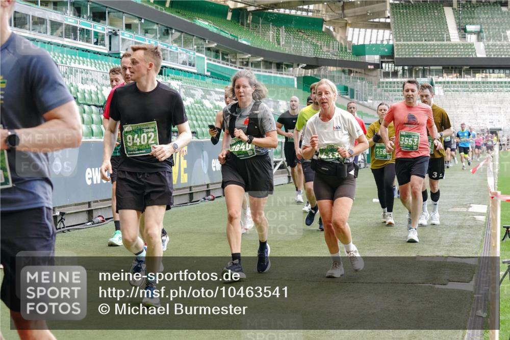13.09.2026 - 21. swb-Marathon Bremen Michael Burmester http://msf.ph/oto/10463541 13.09.2026 13:12:47 Laufen im Stadion 118, 183, 270, 278, 349, 514, 576, 600, 695, 702, 703, 843, 933, 950, 1005, 1113, 1143, 1226, 1286, 1334, 1426, 1435, 1641, 1849, 1851, 1936, 1952, 1991, 2005, 2248, 2264, 2281, 2336, 2353, 2375, 2377, 2398, 2426, 2439, 2461, 2478, 2505, 2612, 2659, 2665, 2673, 2684, 2765, 2773, 2792, 2804, 2815, 2816, 2822, 2850, 2860, 2884, 2895, 2907, 2921, 2963, 2966, 2972, 2975, 2976, 3016, 3027, 3079, 3082, 3143, 3155, 3253, 3277, 3293, 3308, 3313, 3328, 3349, 3434 meine-sportfotos.de