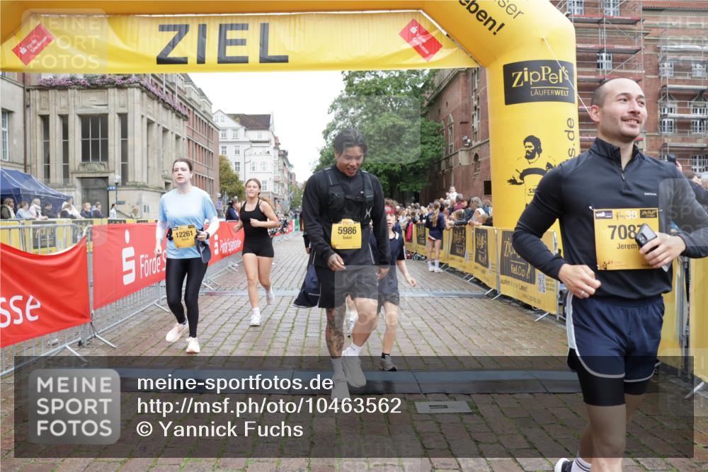 13.09.2026 - Kiel Lauf Yannick Fuchs http://msf.ph/oto/10463562 13.09.2026 09:55:43 Ziel 4121, 4174, 5986, 7087, 7846, 8408, 8976, 9226, 9741, 11962, 11970, 12142, 12261, 1354, 1495, 2061, 2079, 2186, 5824, 5883, 6102, 7322, 9117, 10609, 10743, 11421, 11564, 12514, 1176, 1589, 2227, 5056, 8248, 8521, 9399, 10248, 10267, 11886, 12463, 1412, 4640, 6102, 9588, 10609, 10743, 11564, 12514 meine-sportfotos.de