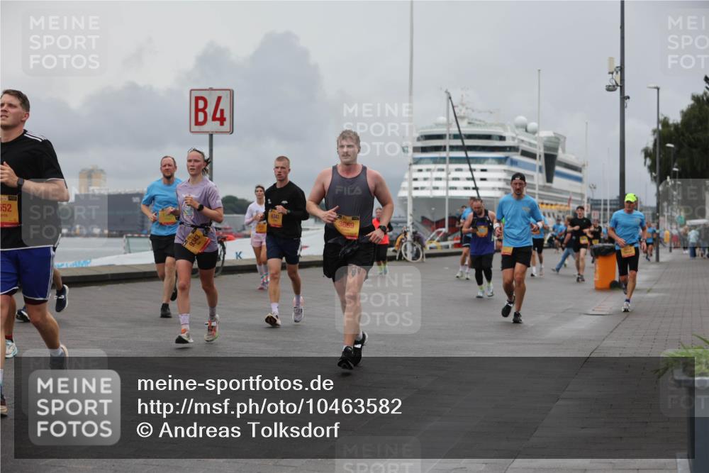 13.09.2026 - Kiel Lauf Andreas Tolksdorf http://msf.ph/oto/10463582 13.09.2026 12:03:49 Kiellinie 39, 552, 9343, 4, 6343, 3669 meine-sportfotos.de