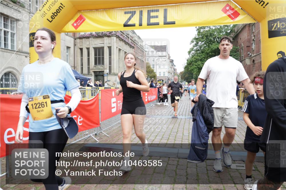 13.09.2026 - Kiel Lauf Yannick Fuchs http://msf.ph/oto/10463585 13.09.2026 09:55:45 Ziel 4121, 4174, 5986, 7087, 8976, 9226, 9741, 11962, 11970, 12142, 12261, 1354, 1495, 2061, 2079, 2186, 5824, 5883, 7322, 7846, 8408, 9117, 10743, 11421, 12514, 1176, 1589, 2227, 4388, 5056, 8248, 8521, 9399, 10248, 10267, 11886, 12463, 1412, 4640, 6102, 10609, 10743, 11564, 12514 meine-sportfotos.de