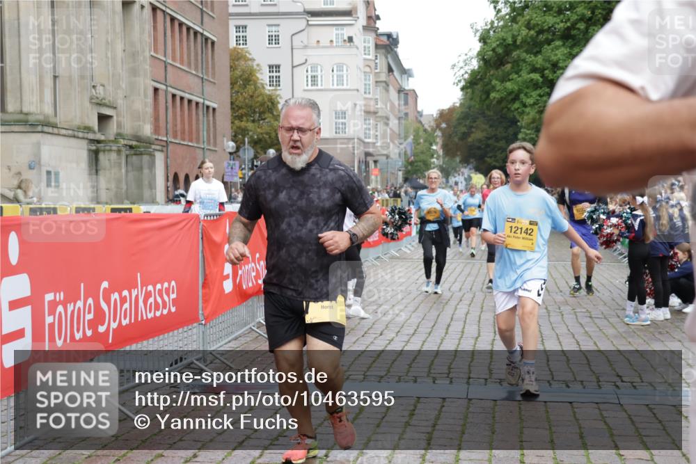 13.09.2026 - Kiel Lauf Yannick Fuchs http://msf.ph/oto/10463595 13.09.2026 09:55:46 Ziel 4121, 4174, 5986, 7087, 8248, 8976, 9226, 9399, 9741, 11962, 11970, 12142, 12261, 1354, 1495, 2061, 2079, 2186, 5824, 5883, 7322, 7846, 8408, 9117, 11421, 1176, 1589, 2227, 4388, 5056, 8521, 10248, 10267, 11886, 12463, 1412, 2079, 6102, 9117, 10609, 10743, 11564, 12514 meine-sportfotos.de