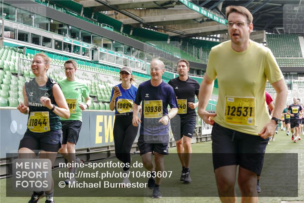 13.09.2026 - 21. swb-Marathon Bremen Michael Burmester http://msf.ph/oto/10463607 13.09.2026 10:34:56 Laufen im Stadion 10018, 10093, 10144, 10147, 10157, 10173, 10175, 10177, 10181, 10182, 10185, 10236, 10240, 10245, 10254, 10297, 10309, 10355, 10356, 10367, 10368, 10369, 10377, 10415, 10423, 10427, 10428, 10460, 10477, 10485, 10492, 10528, 10559, 10578, 10604, 10617, 10636, 10639, 10668, 10669, 10677, 10687, 10691, 10699, 10700, 10715, 10772, 10787, 10788, 10809, 10828, 10857, 10914, 10928, 11126, 11162, 11343, 11803, 11965, 10146, 10222 meine-sportfotos.de