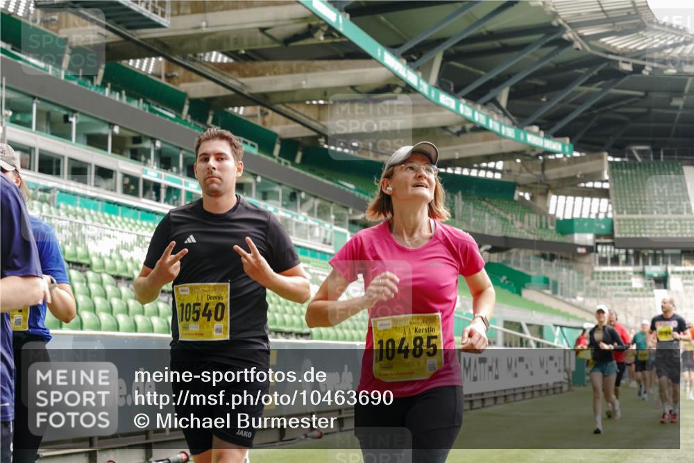 13.09.2026 - 21. swb-Marathon Bremen Michael Burmester http://msf.ph/oto/10463690 13.09.2026 10:34:58 Laufen im Stadion 10018, 10093, 10144, 10147, 10157, 10173, 10175, 10177, 10181, 10182, 10185, 10195, 10236, 10240, 10245, 10254, 10297, 10309, 10355, 10356, 10367, 10368, 10369, 10377, 10409, 10415, 10423, 10427, 10428, 10460, 10477, 10485, 10492, 10528, 10559, 10578, 10604, 10617, 10636, 10639, 10668, 10669, 10677, 10691, 10699, 10700, 10715, 10772, 10787, 10809, 10828, 10857, 10914, 10928, 11126, 11162, 11343, 11803, 11965, 10146, 10222 meine-sportfotos.de