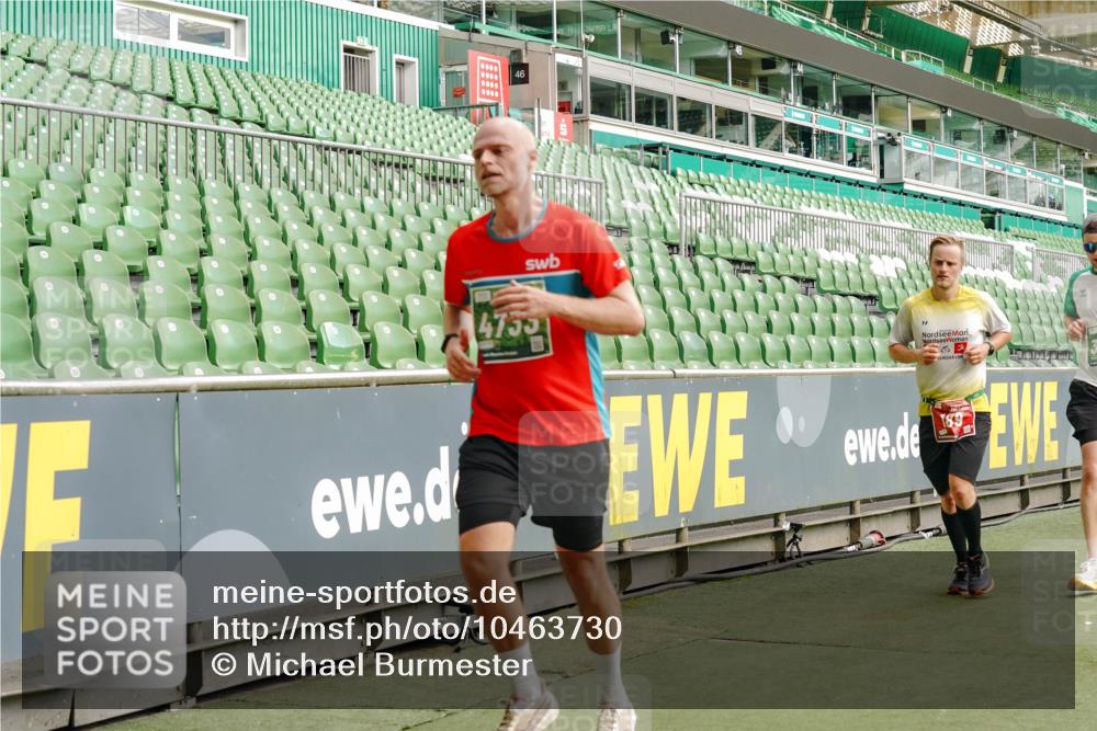 13.09.2026 - 21. swb-Marathon Bremen Michael Burmester http://msf.ph/oto/10463730 13.09.2026 12:55:59 Laufen im Stadion 201, 205, 307, 388, 411, 431, 465, 495, 655, 854, 876, 913, 926, 948, 1053, 1058, 1130, 1197, 1390, 1537, 1599, 1645, 1750, 1972, 2001, 2040, 2122, 2125, 2234, 2251, 2260, 2319, 2383, 2390, 2473, 2474, 2535, 2604, 2634, 2733, 2761, 2812, 2870, 2922, 2948, 3057, 3119, 3134, 3175, 3192, 3202, 3206, 3241, 3246, 3290, 3346, 3348, 3356, 3411, 3508, 3706, 3716, 3836, 4135, 4137, 4171, 4413, 4455, 4479, 4733, 5277, 5430, 5530, 6106, 2498, 3085 meine-sportfotos.de