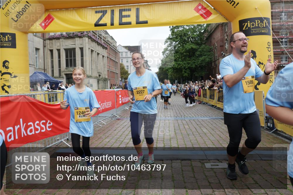 13.09.2026 - Kiel Lauf Yannick Fuchs http://msf.ph/oto/10463797 13.09.2026 09:55:57 Ziel 1176, 1589, 2227, 4121, 4174, 5056, 8248, 8521, 8976, 9399, 10248, 10267, 11886, 12463, 1495, 2061, 4174, 5824, 5986, 7087, 7846, 8408, 8976, 9226, 9741, 11421, 11962, 11970, 12142, 12261, 50, 51, 1961, 3228, 3229, 4388, 6172, 6515, 8832, 10787, 11357, 11385, 11790, 12735, 12736, 12752, 1354, 1495, 2186, 5883, 7322 meine-sportfotos.de