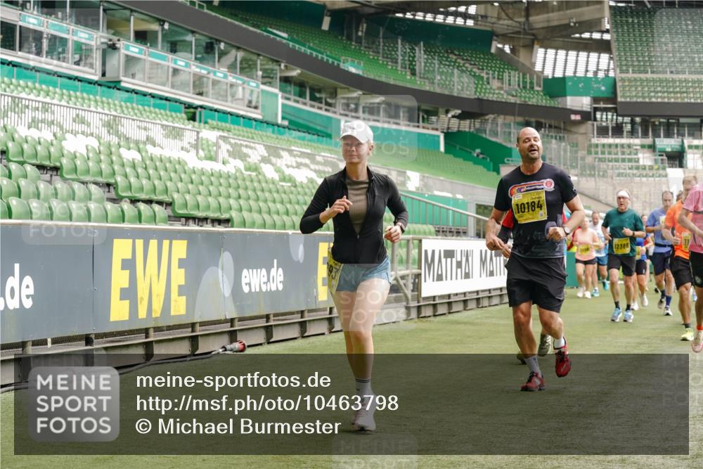 13.09.2026 - 21. swb-Marathon Bremen Michael Burmester http://msf.ph/oto/10463798 13.09.2026 10:35:01 Laufen im Stadion 10018, 10093, 10144, 10147, 10157, 10173, 10175, 10177, 10181, 10182, 10185, 10195, 10240, 10245, 10254, 10297, 10309, 10355, 10356, 10367, 10368, 10369, 10377, 10409, 10415, 10427, 10428, 10460, 10477, 10485, 10492, 10528, 10559, 10578, 10604, 10617, 10636, 10639, 10668, 10669, 10677, 10691, 10699, 10700, 10715, 10772, 10787, 10828, 10857, 10914, 10928, 11126, 11162, 11343, 11803, 11965, 10146, 10222 meine-sportfotos.de