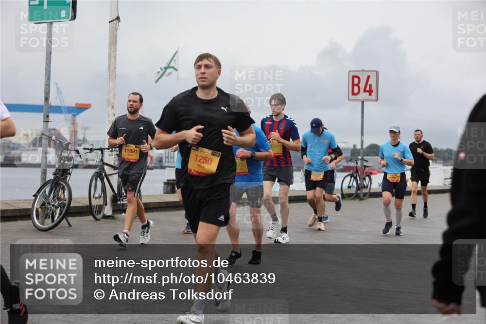 13.09.2026 - Kiel Lauf Andreas Tolksdorf http://msf.ph/oto/10463839 13.09.2026 12:04:21 Kiellinie 11891, 39, 1250, 92, 4247, 4, 7297 meine-sportfotos.de