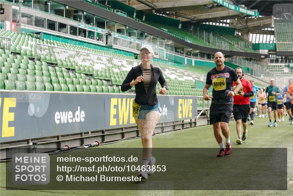 13.09.2026 - 21. swb-Marathon Bremen Michael Burmester http://msf.ph/oto/10463853 13.09.2026 10:35:01 Laufen im Stadion 10018, 10093, 10144, 10147, 10157, 10173, 10175, 10177, 10181, 10182, 10185, 10195, 10240, 10245, 10254, 10297, 10309, 10355, 10356, 10367, 10368, 10369, 10377, 10409, 10415, 10427, 10428, 10460, 10477, 10485, 10492, 10528, 10559, 10578, 10604, 10617, 10636, 10639, 10668, 10669, 10677, 10691, 10699, 10700, 10715, 10772, 10787, 10828, 10857, 10914, 10928, 11126, 11162, 11343, 11803, 11965, 10146, 10222 meine-sportfotos.de