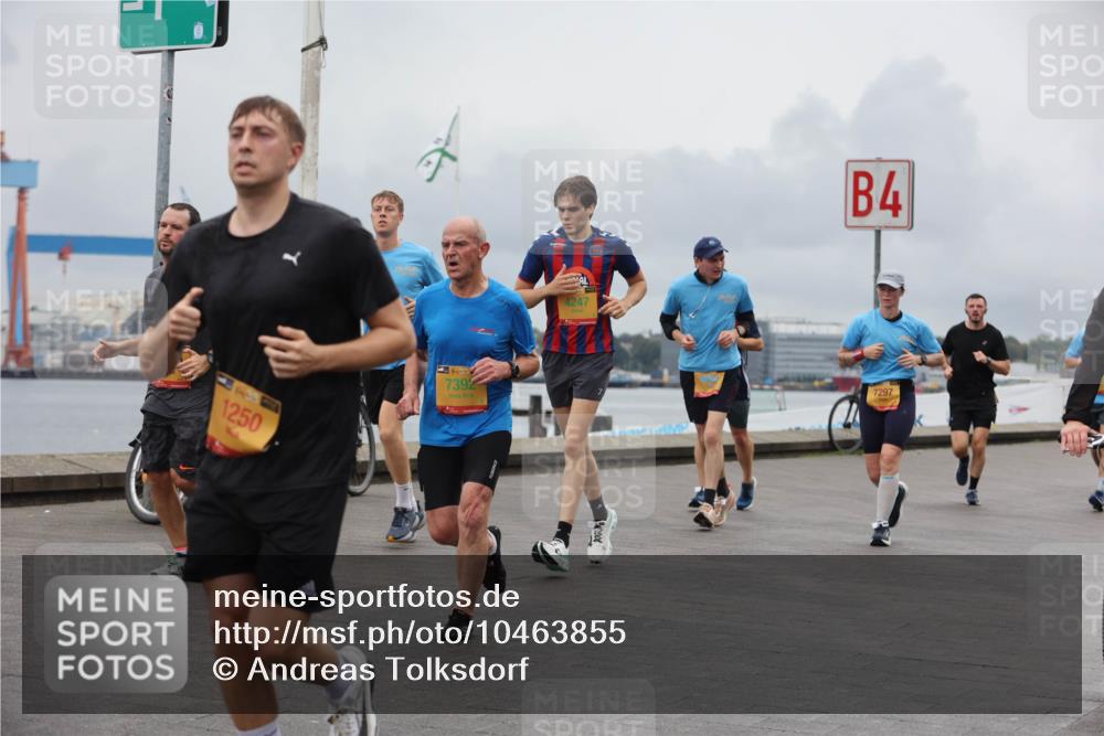 13.09.2026 - Kiel Lauf Andreas Tolksdorf http://msf.ph/oto/10463855 13.09.2026 12:04:22 Kiellinie 1250, 39, 7392, 4247, 4, 7297 meine-sportfotos.de