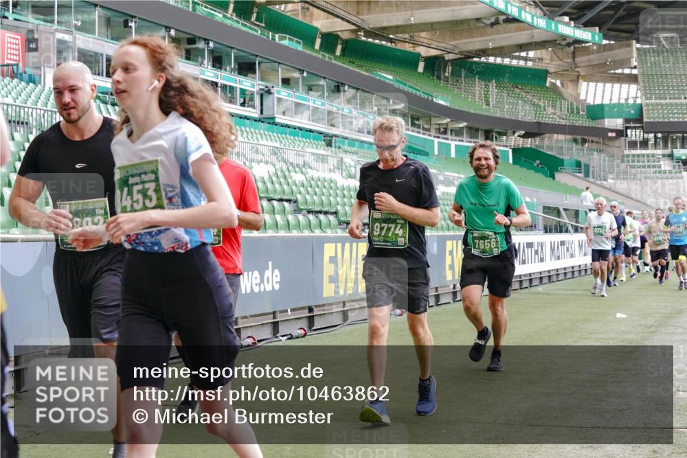13.09.2026 - 21. swb-Marathon Bremen Michael Burmester http://msf.ph/oto/10463862 13.09.2026 13:12:51 Laufen im Stadion 118, 183, 270, 278, 349, 514, 576, 600, 695, 702, 703, 843, 933, 950, 1005, 1113, 1143, 1226, 1286, 1334, 1426, 1435, 1596, 1641, 1849, 1851, 1936, 1991, 2005, 2079, 2248, 2264, 2281, 2336, 2353, 2375, 2377, 2398, 2426, 2439, 2461, 2478, 2505, 2612, 2659, 2665, 2673, 2684, 2765, 2773, 2792, 2804, 2815, 2816, 2822, 2850, 2860, 2884, 2895, 2907, 2921, 2963, 2966, 2972, 2975, 2976, 3016, 3027, 3079, 3082, 3143, 3155, 3253, 3277, 3293, 3308, 3313, 3328, 3349, 3434 meine-sportfotos.de