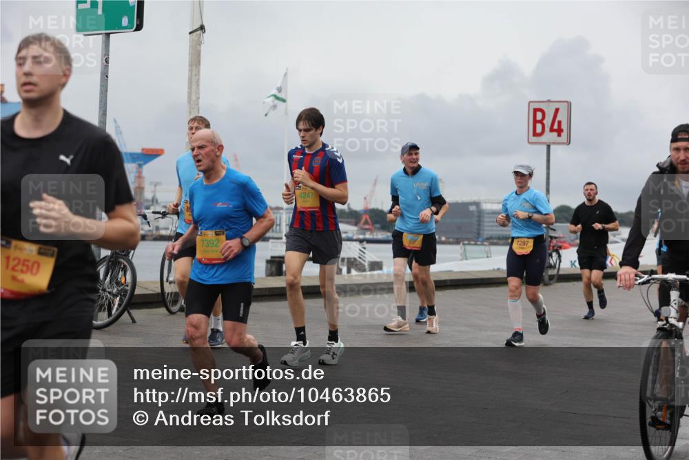 13.09.2026 - Kiel Lauf Andreas Tolksdorf http://msf.ph/oto/10463865 13.09.2026 12:04:22 Kiellinie 1250, 38, 7392, 4247, 7297, 4 meine-sportfotos.de