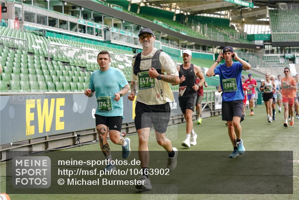 13.09.2026 - 21. swb-Marathon Bremen Michael Burmester http://msf.ph/oto/10463902 13.09.2026 12:56:01 Laufen im Stadion 201, 205, 307, 388, 411, 431, 465, 495, 655, 854, 876, 913, 926, 948, 1053, 1058, 1130, 1197, 1390, 1537, 1599, 1645, 1750, 1972, 2001, 2040, 2122, 2125, 2234, 2251, 2260, 2319, 2383, 2390, 2473, 2474, 2535, 2604, 2634, 2733, 2761, 2812, 2870, 2922, 2948, 3057, 3119, 3134, 3175, 3192, 3202, 3206, 3241, 3246, 3290, 3346, 3348, 3356, 3411, 3508, 3706, 3716, 3813, 3836, 4135, 4137, 4171, 4413, 4455, 4479, 4733, 5277, 5430, 5530, 6106, 2498, 3085 meine-sportfotos.de
