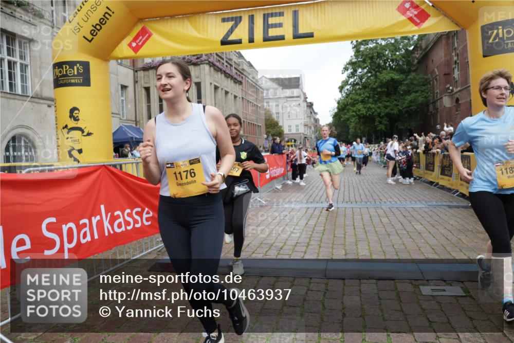13.09.2026 - Kiel Lauf Yannick Fuchs http://msf.ph/oto/10463937 13.09.2026 09:56:03 Ziel 1176, 1961, 4388, 5056, 8521, 10248, 10267, 10787, 11385, 11886, 1589, 2227, 4121, 4174, 5824, 5986, 7087, 7846, 8248, 8408, 8976, 9226, 9399, 9741, 11421, 11962, 11970, 12142, 12261, 12463, 50, 51, 2949, 3228, 3229, 6172, 6515, 6968, 8832, 9115, 11357, 11790, 12735, 12736, 12752, 1495, 2061, 5824, 11421 meine-sportfotos.de