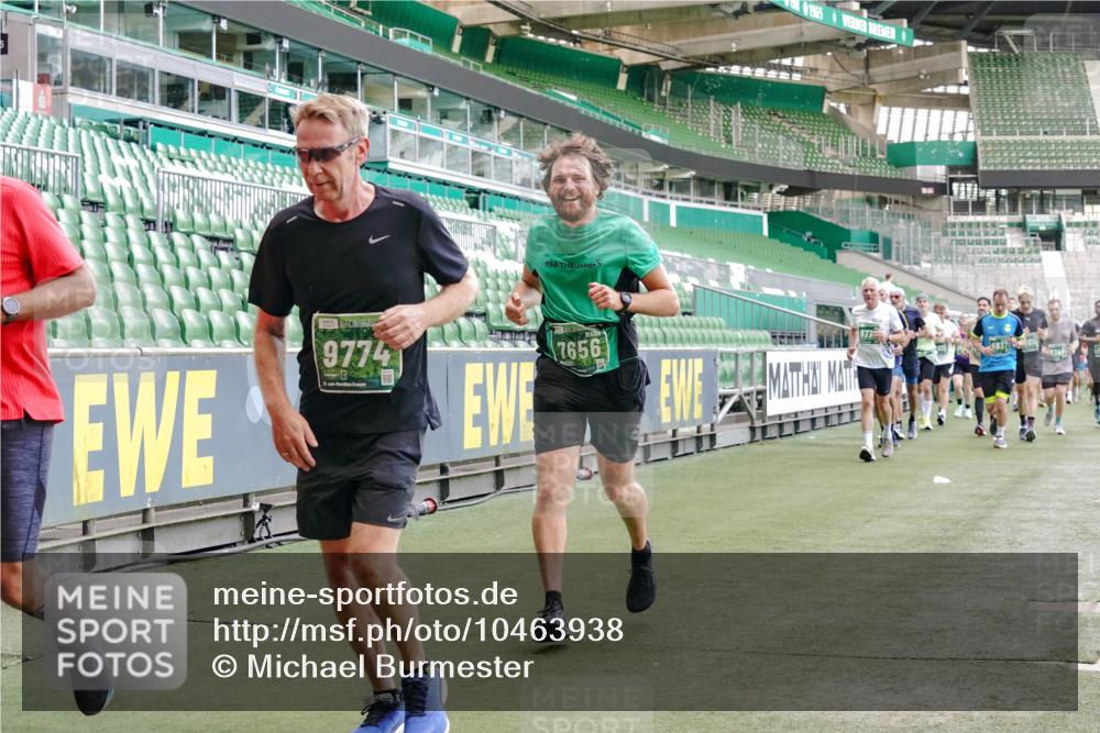 13.09.2026 - 21. swb-Marathon Bremen Michael Burmester http://msf.ph/oto/10463938 13.09.2026 13:12:52 Laufen im Stadion 118, 183, 270, 278, 349, 514, 576, 600, 695, 702, 703, 843, 933, 950, 1005, 1113, 1143, 1226, 1286, 1334, 1426, 1435, 1596, 1641, 1849, 1851, 1936, 1991, 2005, 2079, 2248, 2264, 2281, 2336, 2353, 2375, 2377, 2398, 2426, 2439, 2461, 2478, 2505, 2612, 2659, 2665, 2673, 2684, 2765, 2773, 2792, 2804, 2815, 2816, 2822, 2850, 2860, 2884, 2895, 2907, 2921, 2963, 2966, 2972, 2975, 2976, 3016, 3027, 3079, 3082, 3143, 3155, 3253, 3277, 3293, 3308, 3313, 3328, 3349, 3434 meine-sportfotos.de