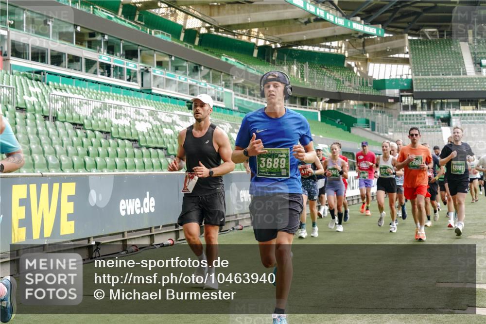 13.09.2026 - 21. swb-Marathon Bremen Michael Burmester http://msf.ph/oto/10463940 13.09.2026 12:56:02 Laufen im Stadion 201, 205, 307, 388, 411, 431, 465, 495, 655, 854, 876, 913, 926, 948, 1053, 1058, 1130, 1197, 1390, 1537, 1599, 1601, 1645, 1750, 1972, 2001, 2040, 2122, 2125, 2234, 2251, 2260, 2319, 2383, 2390, 2473, 2474, 2535, 2604, 2634, 2671, 2733, 2761, 2812, 2870, 2922, 2948, 3057, 3119, 3134, 3175, 3192, 3202, 3241, 3246, 3290, 3346, 3348, 3356, 3411, 3508, 3706, 3716, 3813, 3836, 4135, 4137, 4171, 4413, 4455, 4479, 4733, 5277, 5430, 5530, 6106, 2498, 3085 meine-sportfotos.de
