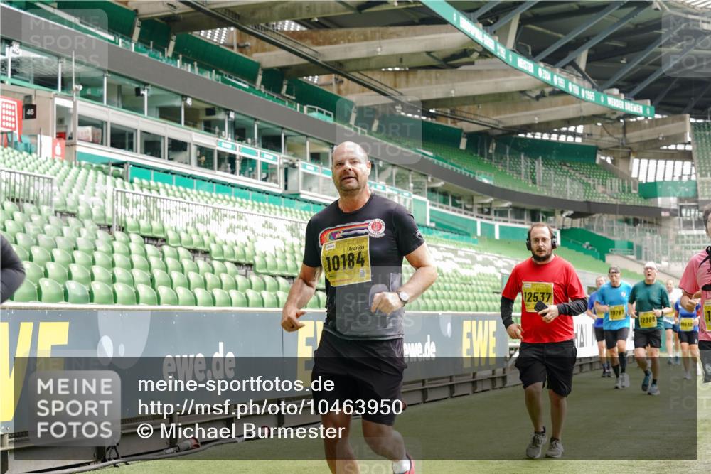 13.09.2026 - 21. swb-Marathon Bremen Michael Burmester http://msf.ph/oto/10463950 13.09.2026 10:35:03 Laufen im Stadion 10018, 10093, 10144, 10147, 10157, 10173, 10175, 10177, 10181, 10182, 10185, 10195, 10240, 10245, 10254, 10297, 10309, 10355, 10356, 10367, 10368, 10369, 10377, 10409, 10415, 10427, 10428, 10460, 10477, 10485, 10492, 10528, 10559, 10578, 10604, 10617, 10636, 10639, 10668, 10669, 10677, 10691, 10699, 10700, 10715, 10772, 10787, 10828, 10857, 10914, 10928, 11126, 11162, 11343, 11803, 11965, 10146, 10222 meine-sportfotos.de
