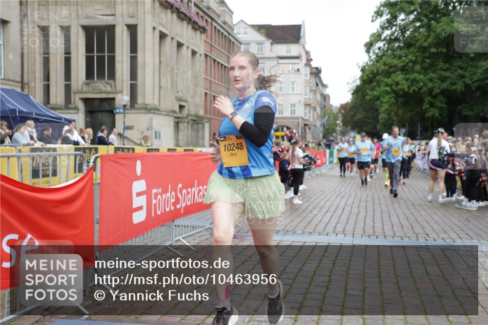 13.09.2026 - Kiel Lauf Yannick Fuchs http://msf.ph/oto/10463956 13.09.2026 09:56:04 Ziel 1176, 1961, 4388, 5056, 8521, 10248, 10267, 10787, 11357, 11385, 11886, 12752, 1589, 2227, 4121, 4174, 5824, 5986, 7087, 7846, 8248, 8408, 8976, 9226, 9399, 9741, 11962, 11970, 12142, 12261, 12463, 50, 51, 2949, 3228, 3229, 6172, 6515, 6968, 8832, 9115, 11790, 12735, 12736, 1495, 2061, 5824, 11421 meine-sportfotos.de