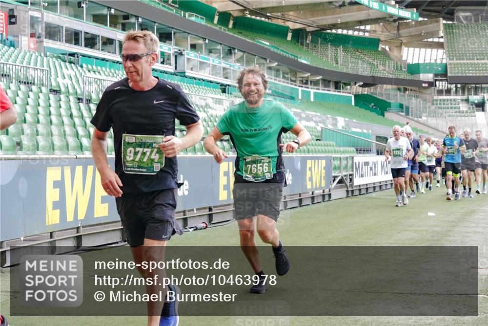 13.09.2026 - 21. swb-Marathon Bremen Michael Burmester http://msf.ph/oto/10463978 13.09.2026 13:12:52 Laufen im Stadion 118, 183, 270, 278, 349, 514, 576, 600, 695, 702, 703, 843, 933, 950, 1005, 1113, 1143, 1226, 1286, 1334, 1426, 1435, 1596, 1641, 1849, 1851, 1936, 1991, 2005, 2079, 2248, 2264, 2281, 2336, 2353, 2375, 2377, 2398, 2426, 2439, 2461, 2478, 2505, 2612, 2659, 2665, 2673, 2684, 2765, 2773, 2792, 2804, 2815, 2816, 2822, 2850, 2860, 2884, 2895, 2907, 2921, 2963, 2966, 2972, 2975, 2976, 3016, 3027, 3079, 3082, 3143, 3155, 3253, 3277, 3293, 3308, 3313, 3328, 3349, 3434 meine-sportfotos.de